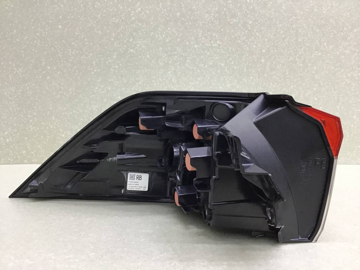 Фонарь задний наружный правый Toyota Rav 4 (XA50) 2018>