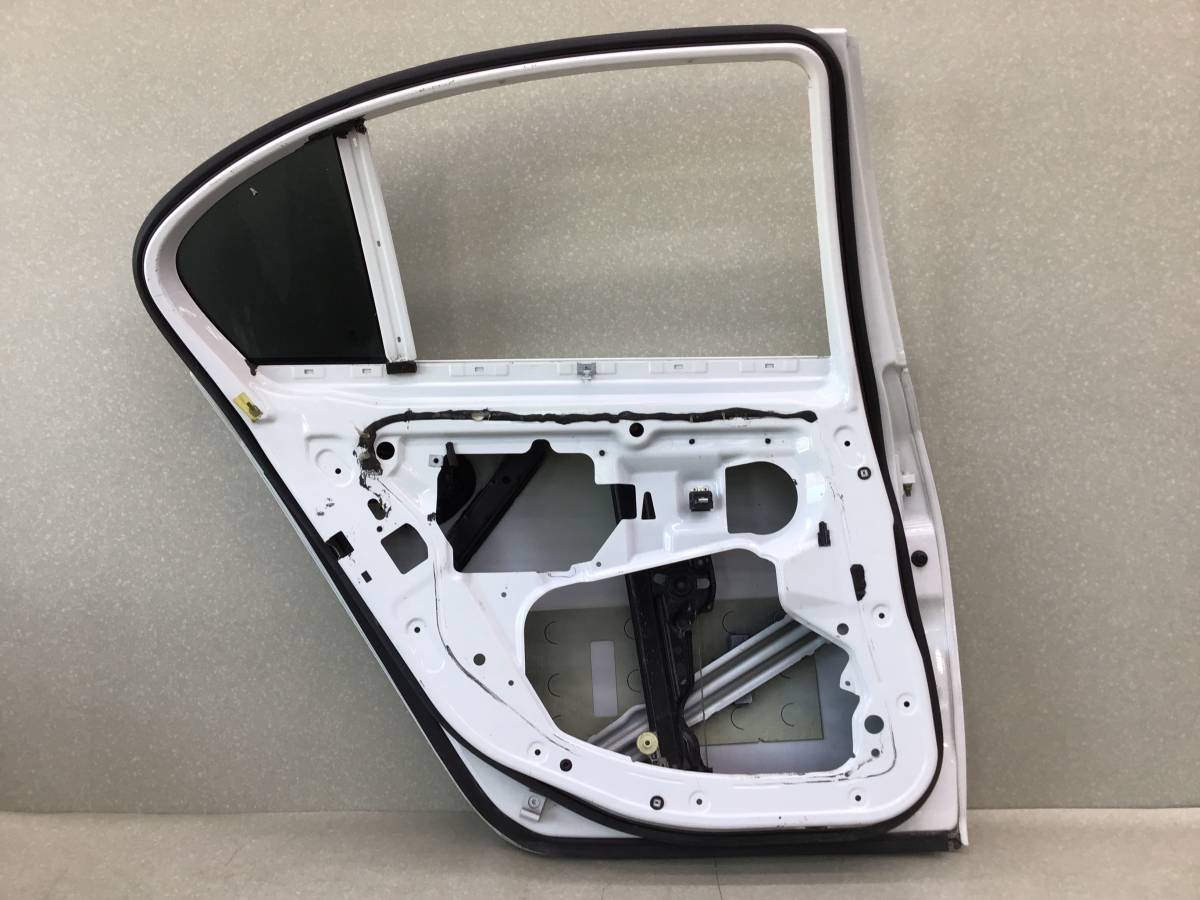 Дверь задняя левая BMW 5-series E60/E61 2003-2009 Дверь задняя левая BMW 5-series E60/E61 2003-2009