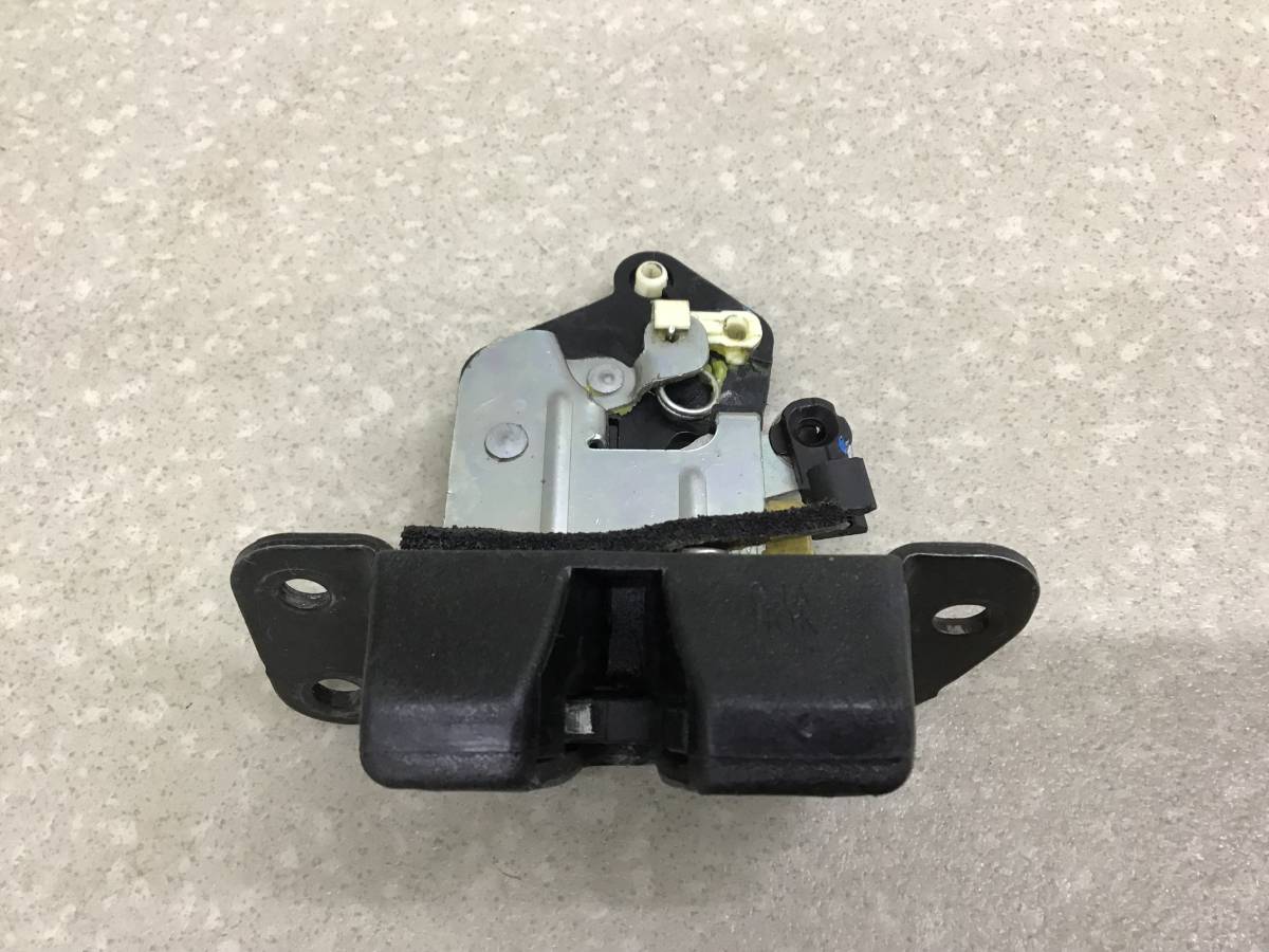 Замок багажника Hyundai Tucson (JM) 2004-2010 Замок багажника Hyundai Tucson (JM) 2004-2010