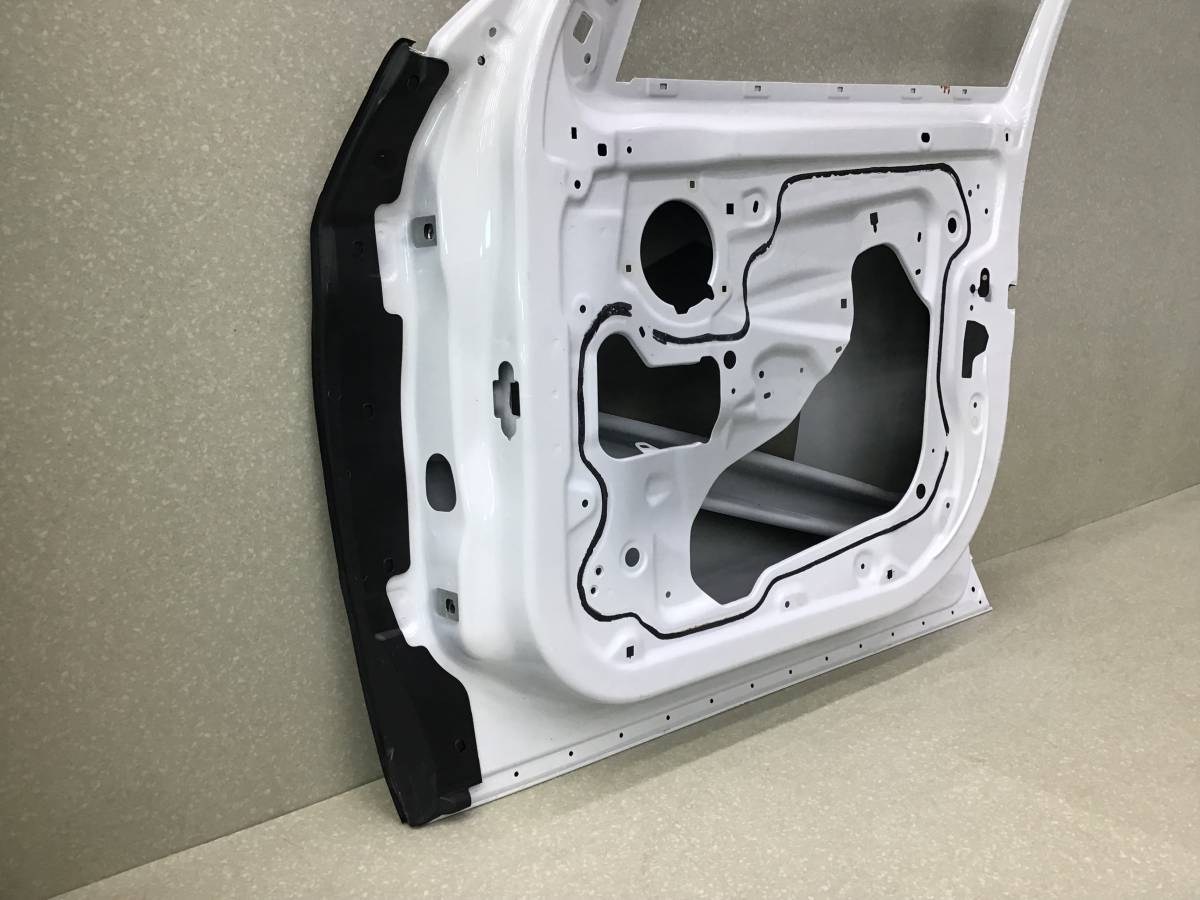 Дверь передняя правая BMW X1 F48 2014> Дверь передняя правая BMW X1 F48 2014>