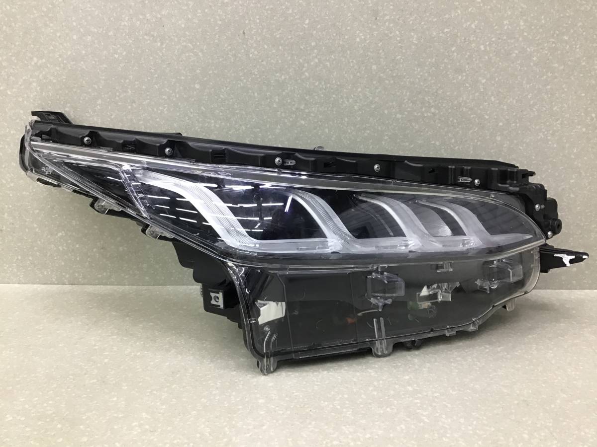 Фара правая Toyota Fortuner (GUN156, TGN156) 2015-н.в. Фара правая Toyota Fortuner (GUN156, TGN156) 2015-н.в.