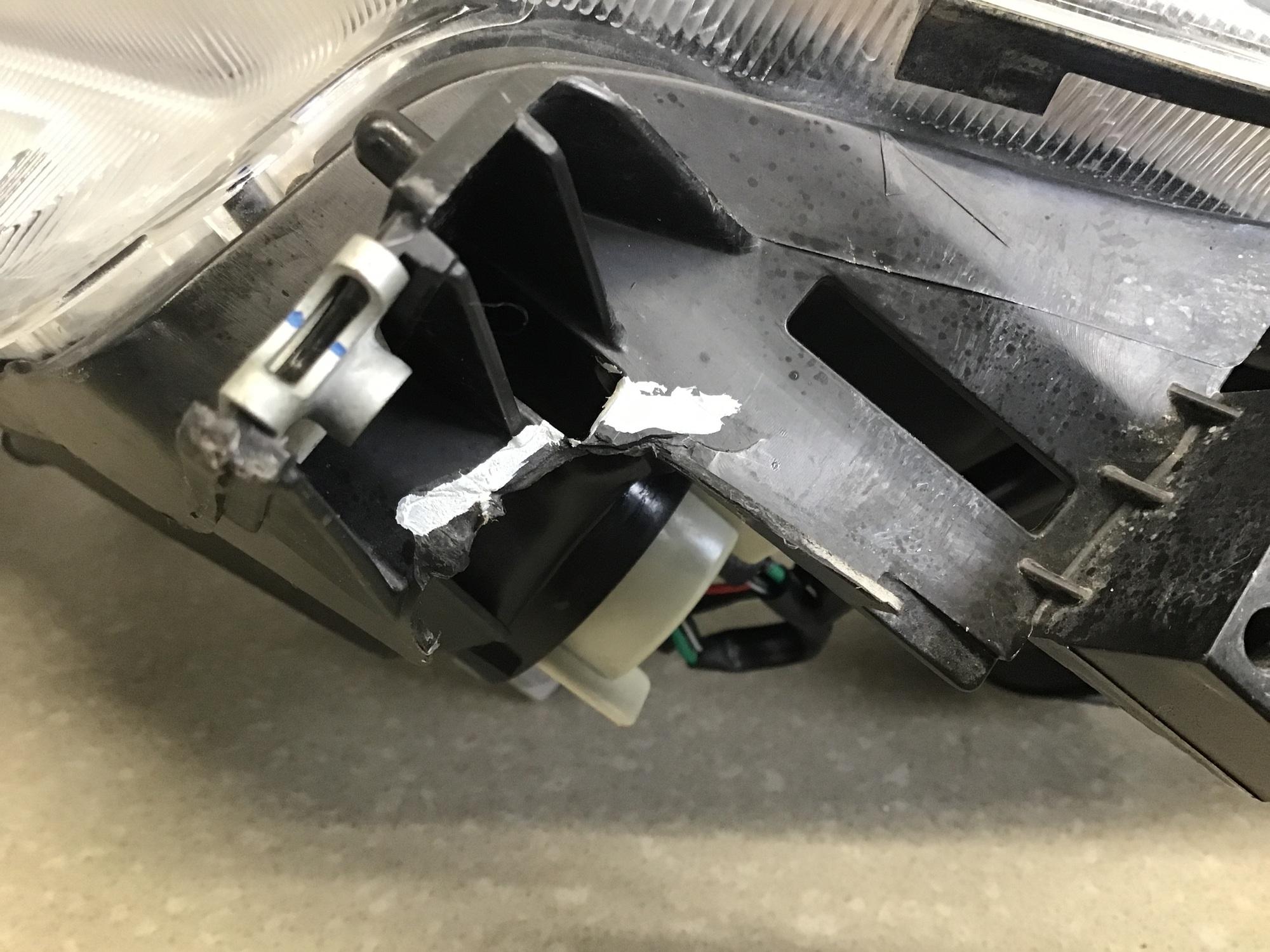 Фара левая Subaru Legacy (B14) 2010-2015 Фара левая Subaru Legacy (B14) 2010-2015