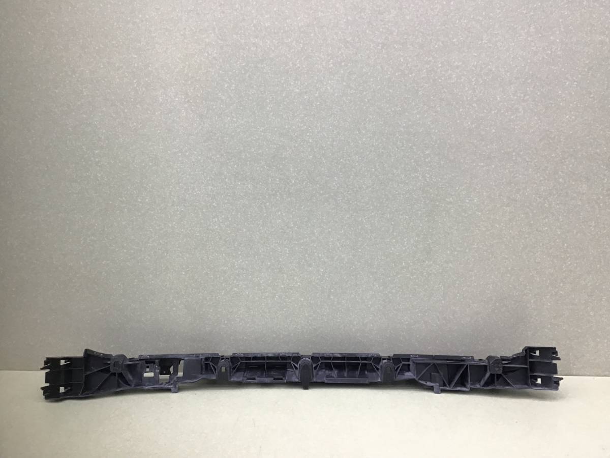 Кронштейн заднего бампера Audi Q8 (4MN) 2018-н.в.