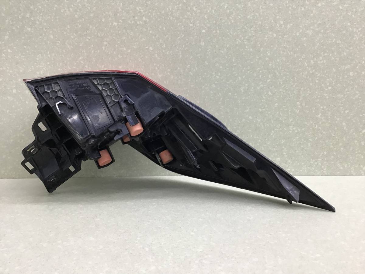 Фонарь задний наружный правый Toyota Rav 4 (XA50) 2018>