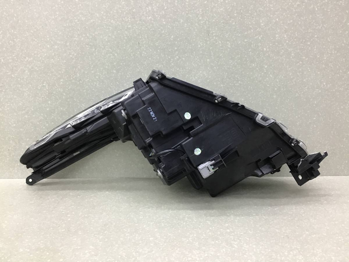 Фара правая Toyota Fortuner (GUN156, TGN156) 2015-н.в. Фара правая Toyota Fortuner (GUN156, TGN156) 2015-н.в.