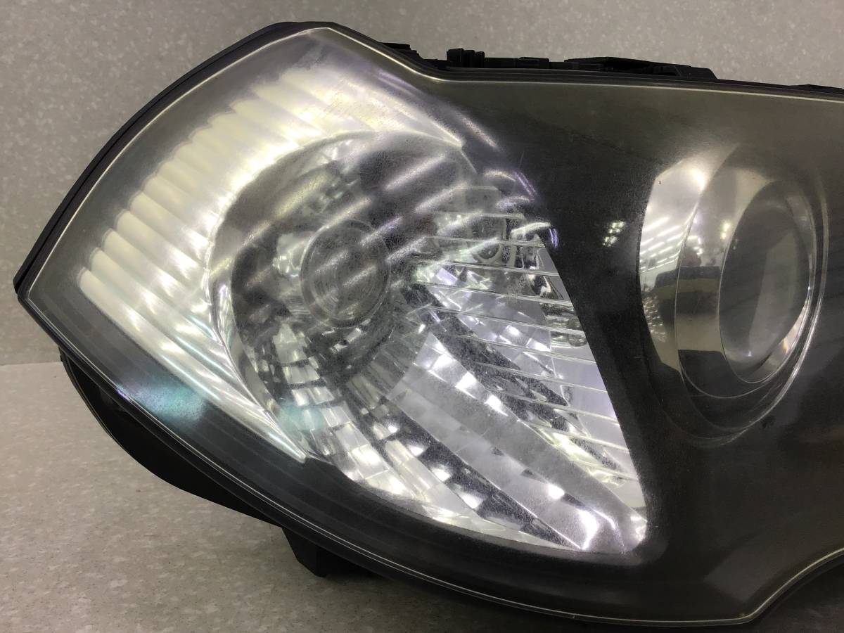Фара правая BMW X3 E83 2004-2010 Фара правая BMW X3 E83 2004-2010