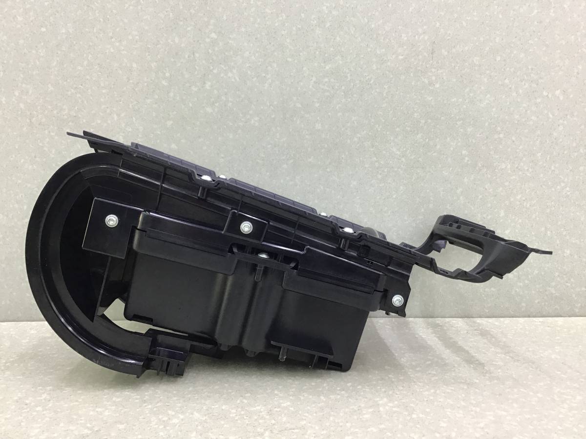 Подстаканник Honda Civic 4D (FD1, FD2, FD3) 2006-2012 Подстаканник Honda Civic 4D (FD1, FD2, FD3) 2006-2012