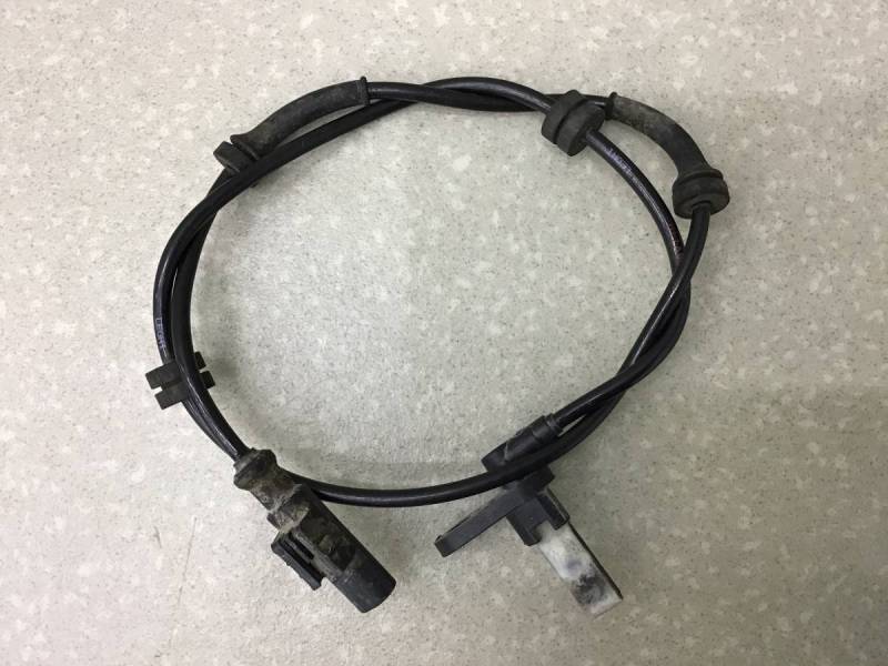 Датчик ABS задний правый Nissan Primera (P12) 2002-2007 Датчик ABS задний правый Nissan Primera (P12) 2002-2007