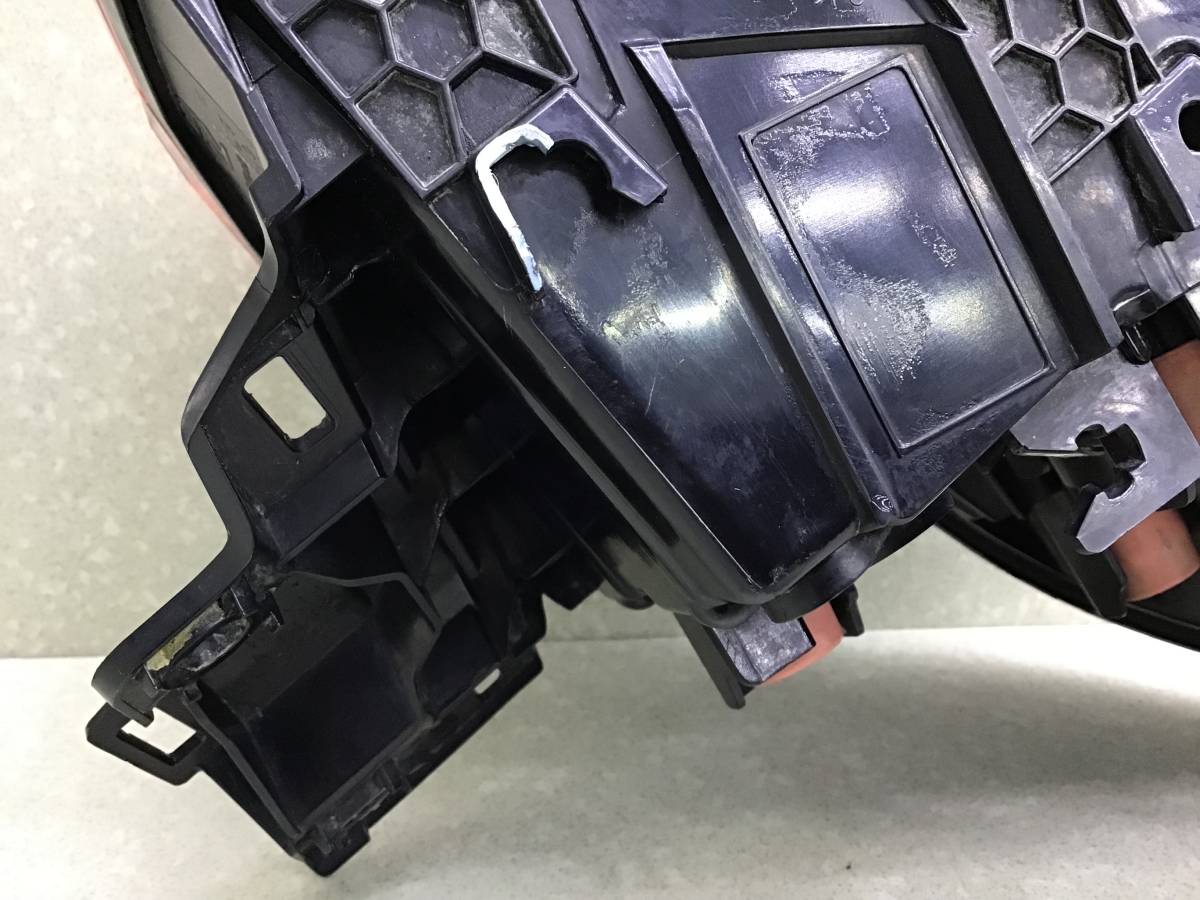 Фонарь задний наружный правый Toyota Rav 4 (XA50) 2018>