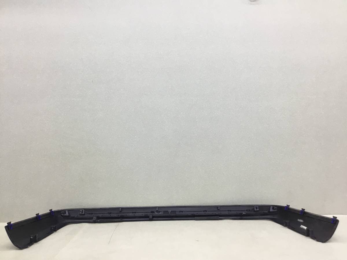 Накладка заднего бампера Toyota Land Cruiser 11 (VDJ200) 2007-2021 Накладка заднего бампера Toyota Land Cruiser 11 (VDJ200) 2007-2021