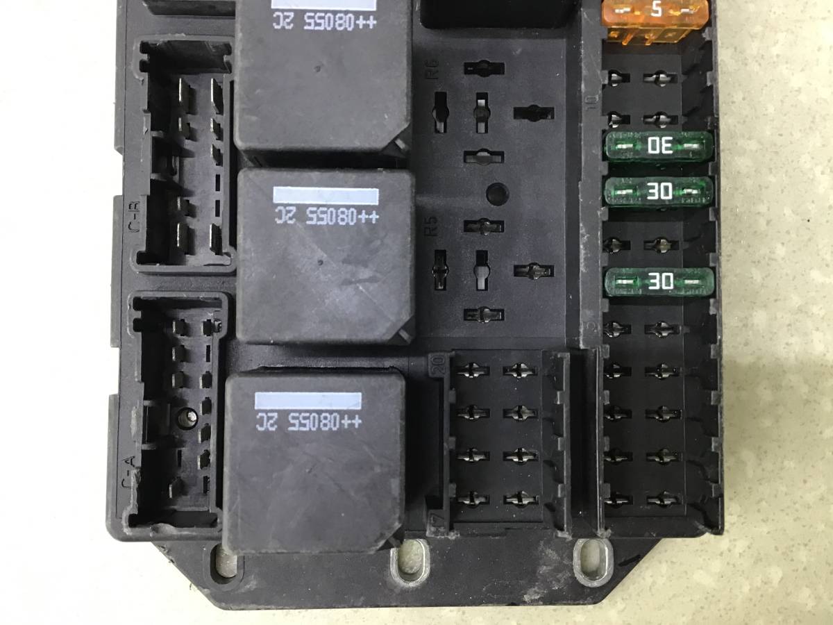 Блок предохранителей Land Rover Range Rover 3 (LM) 2002-2012 Блок предохранителей Land Rover Range Rover 3 (LM) 2002-2012