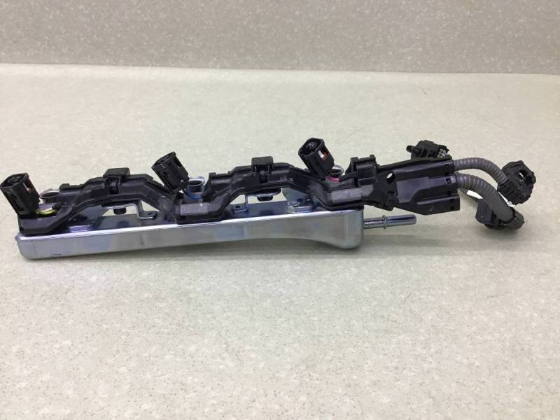 Рейка топливная (рампа) Toyota Land Cruiser (J300) 2021>