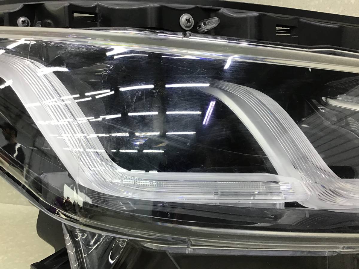 Фара правая Toyota Fortuner (GUN156, TGN156) 2015-н.в. Фара правая Toyota Fortuner (GUN156, TGN156) 2015-н.в.