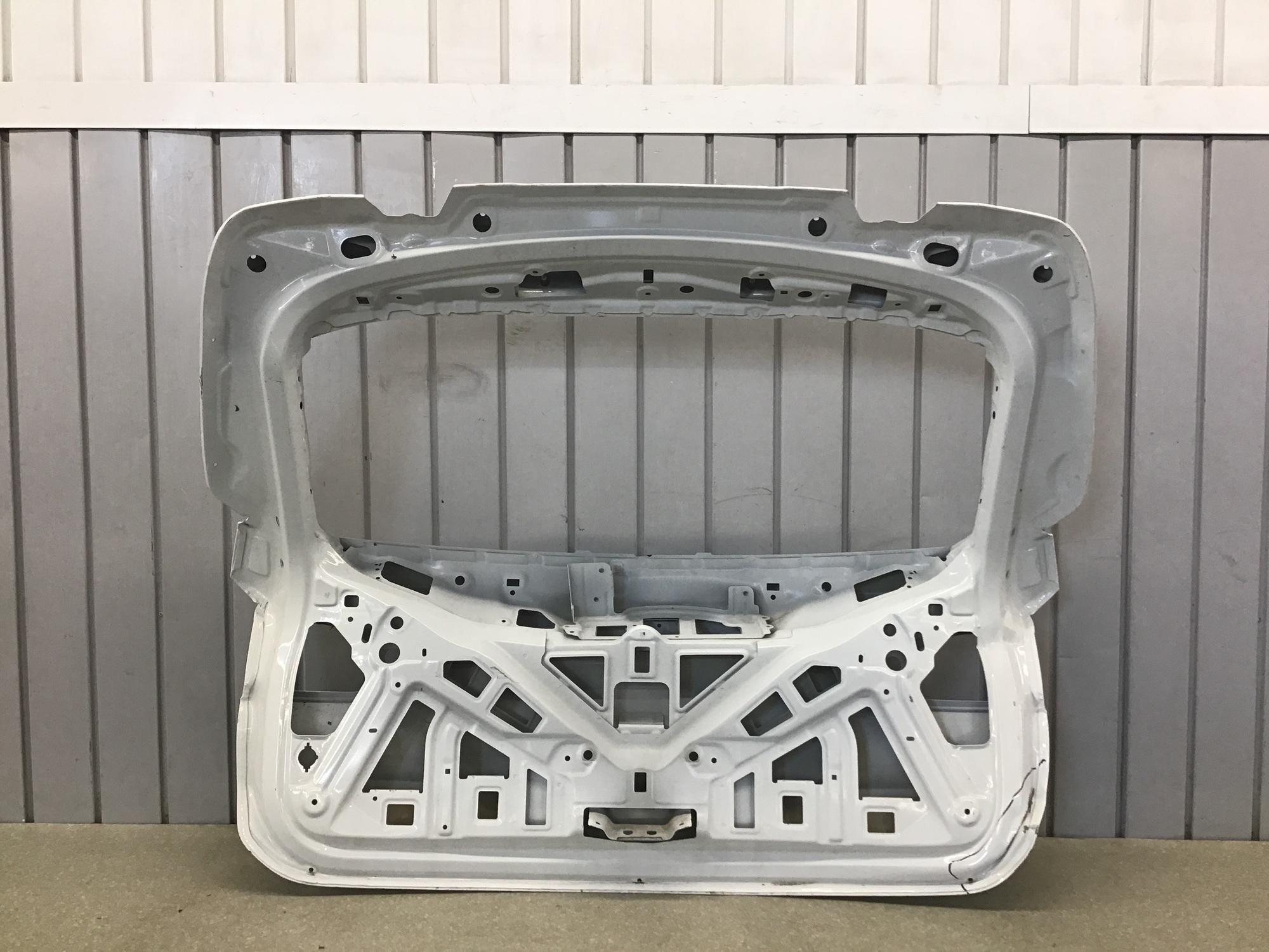 Дверь багажника, BMW X1 F48 2014> Дверь багажника, BMW X1 F48 2014>