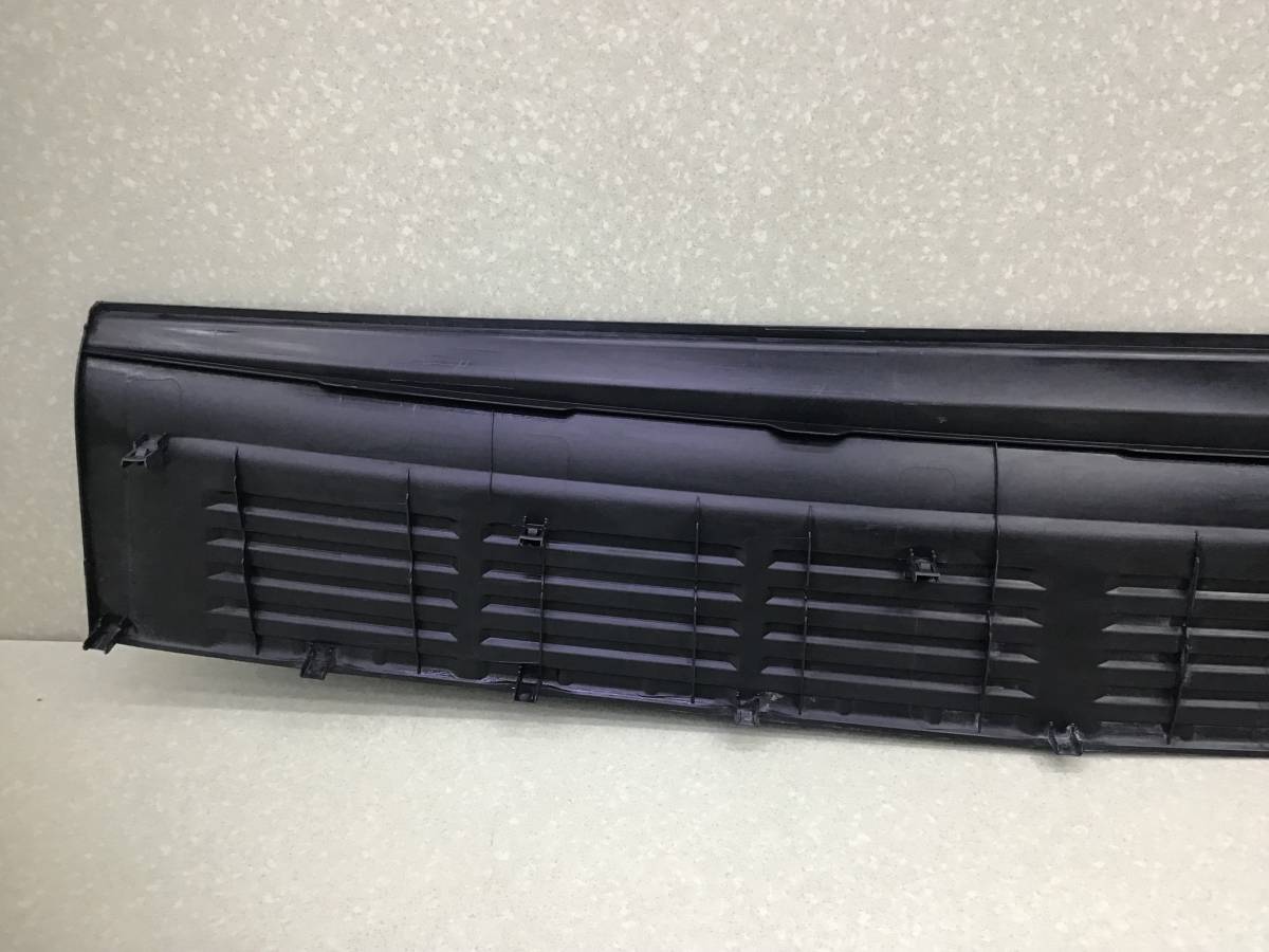 Накладка заднего бампера Toyota Land Cruiser 11 (VDJ200) 2007-2021 Накладка заднего бампера Toyota Land Cruiser 11 (VDJ200) 2007-2021