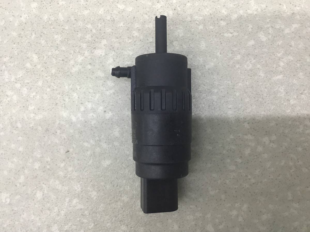 Насос омывателя Skoda Octavia A5 (1Z5) 2004-2013 Насос омывателя Skoda Octavia A5 (1Z5) 2004-2013