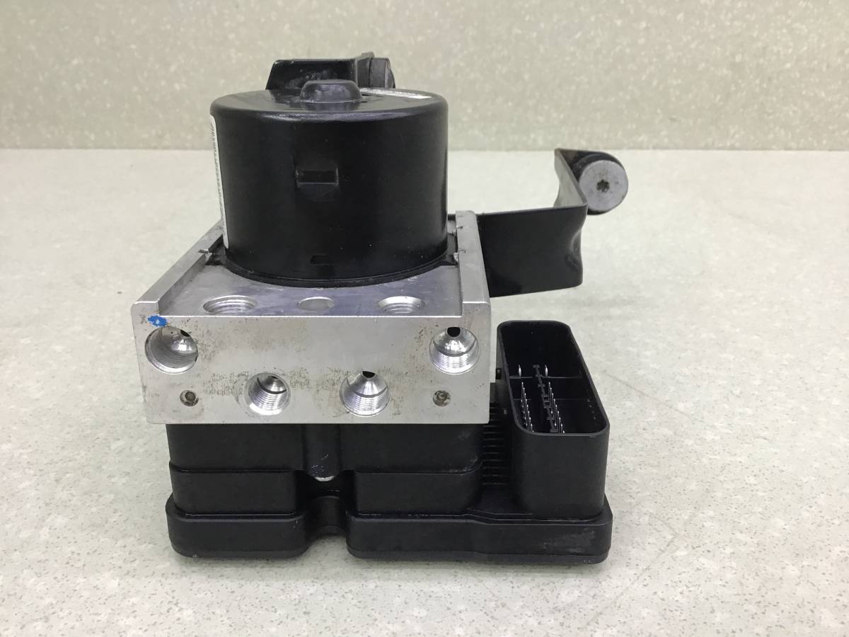 Блок ABS (насос) Ford Focus 3 (CB8) 2011-2019 Блок ABS (насос) Ford Focus 3 (CB8) 2011-2019