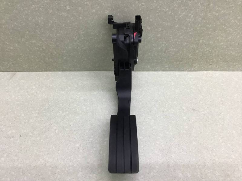 Педаль газа Renault Sandero 2 (5S) 2012-2022 Педаль газа Renault Sandero 2 (5S) 2012-2022