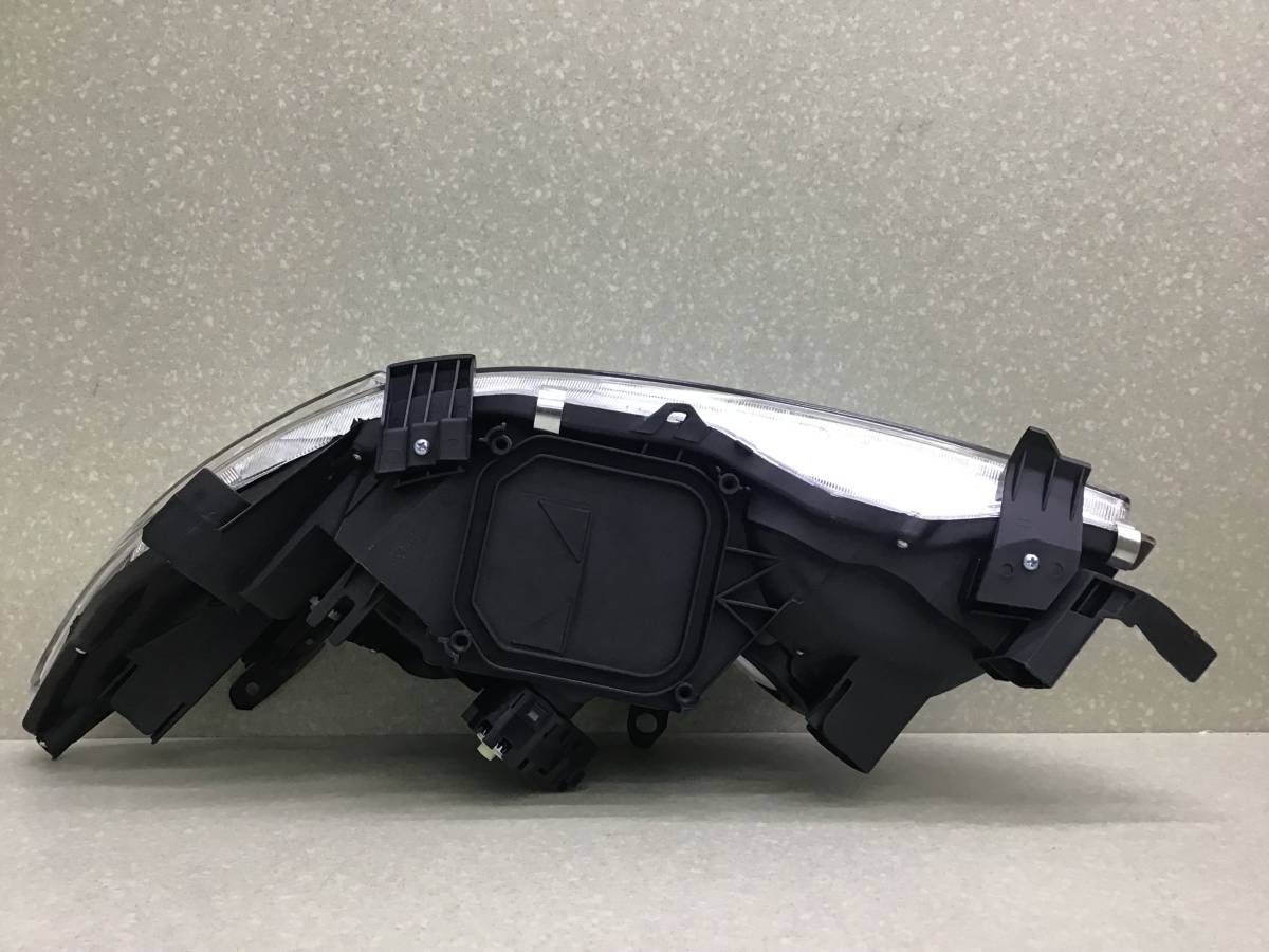 Фара правая Toyota Corolla (ZZE150) 2006-2013 Фара правая Toyota Corolla (ZZE150) 2006-2013