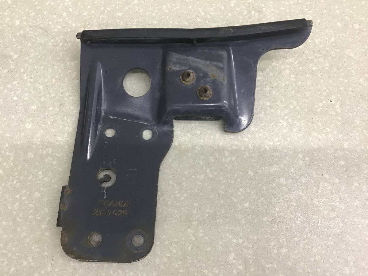 Кронштейн крепления крыла Scania R-Serie 2004>