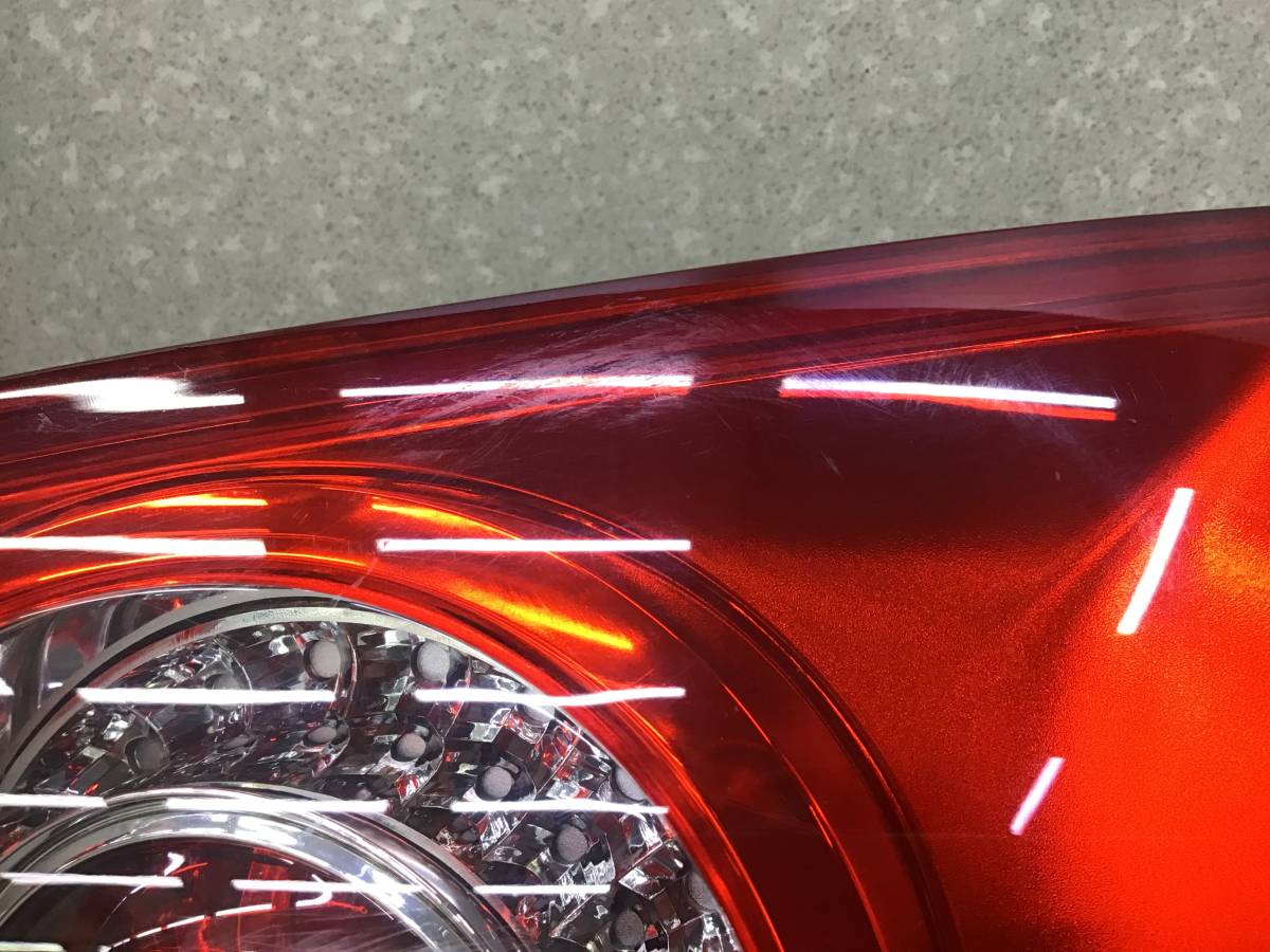 Фонарь задний внутренний правый Volkswagen Passat B6 2005-2010 Фонарь задний внутренний правый Volkswagen Passat B6 2005-2010