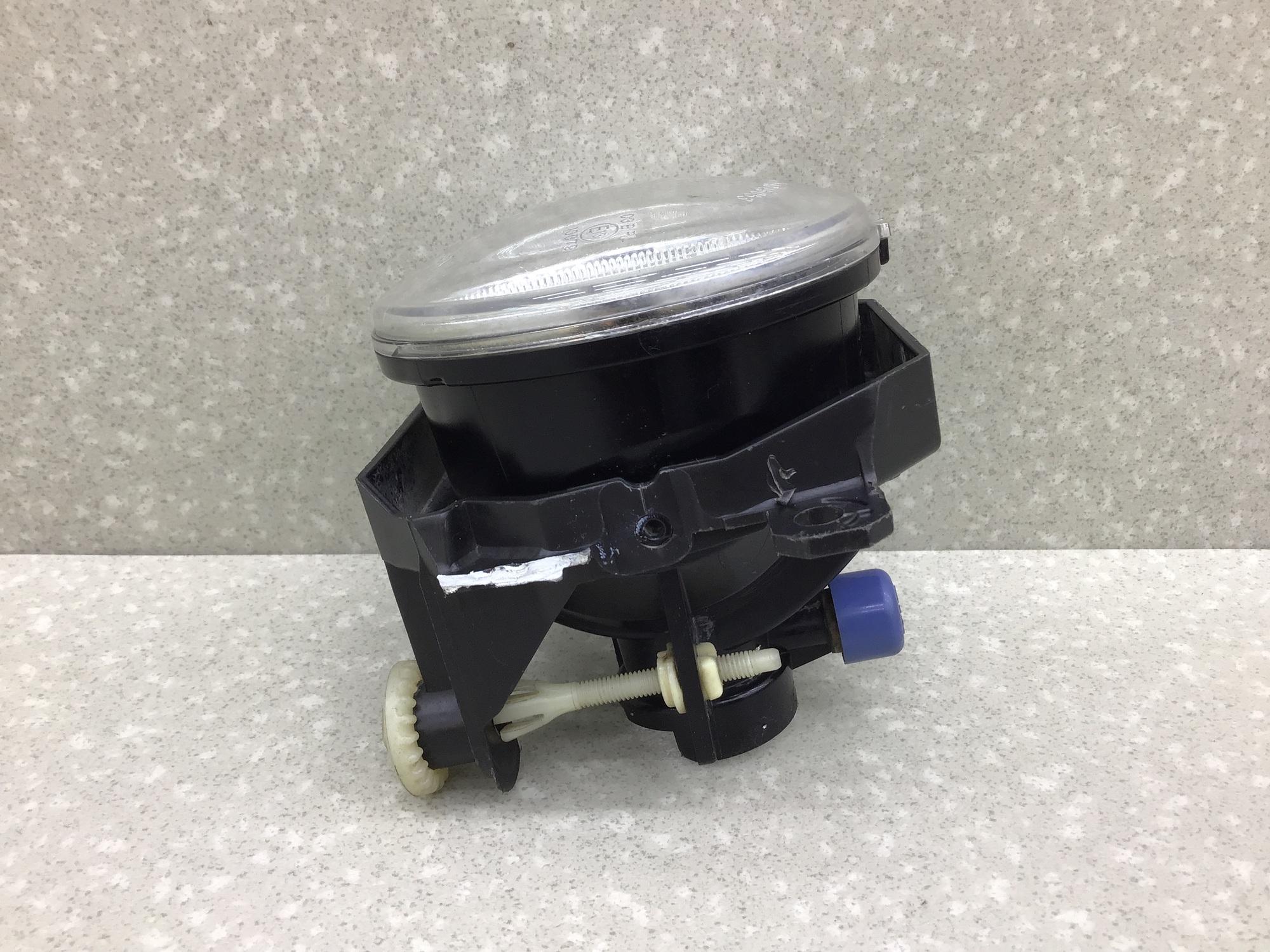 Фара противотуманная левая, Subaru Legacy Outback (B12) 1998-2003 Фара противотуманная левая, Subaru Legacy Outback (B12) 1998-2003