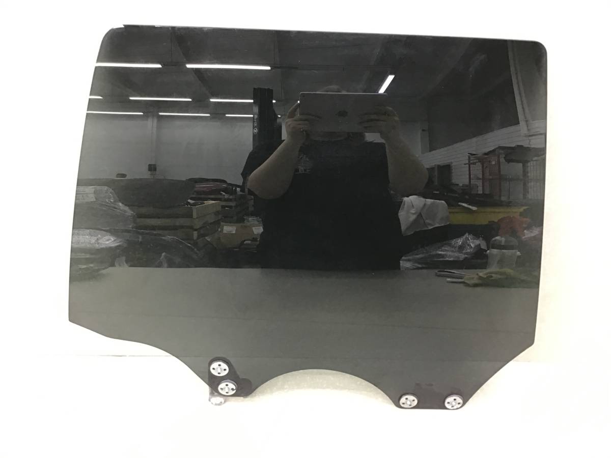 Стекло двери задней правой Subaru Forester (S11) 2002-2007 Стекло двери задней правой Subaru Forester (S11) 2002-2007