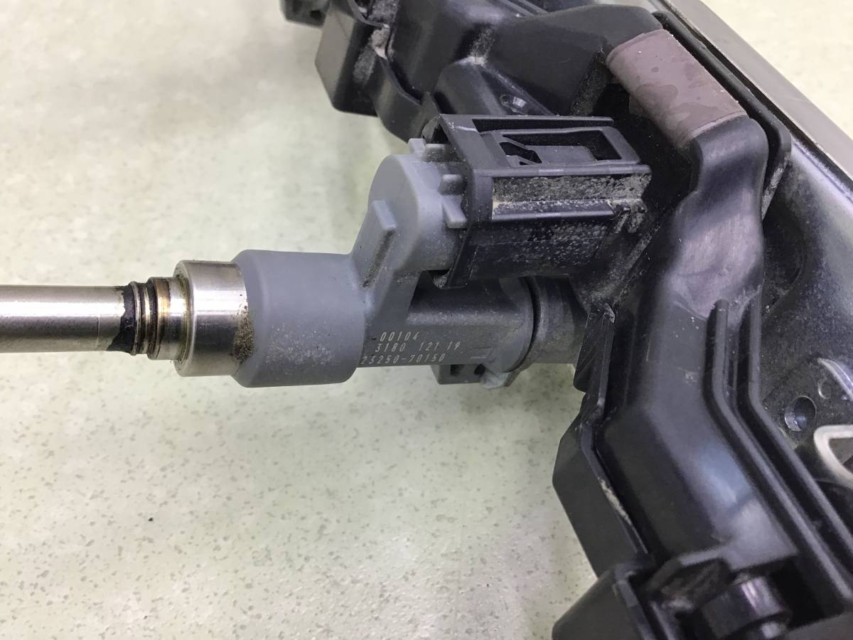 Рейка топливная (рампа) Toyota Land Cruiser (J300) 2021>