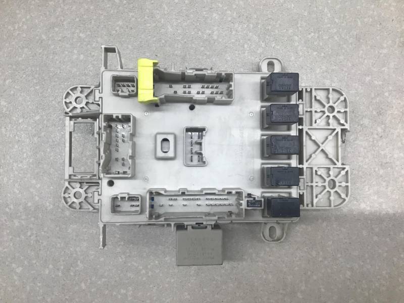 Блок предохранителей, Toyota RAV 4 2000-2005 Блок предохранителей, Toyota RAV 4 2000-2005