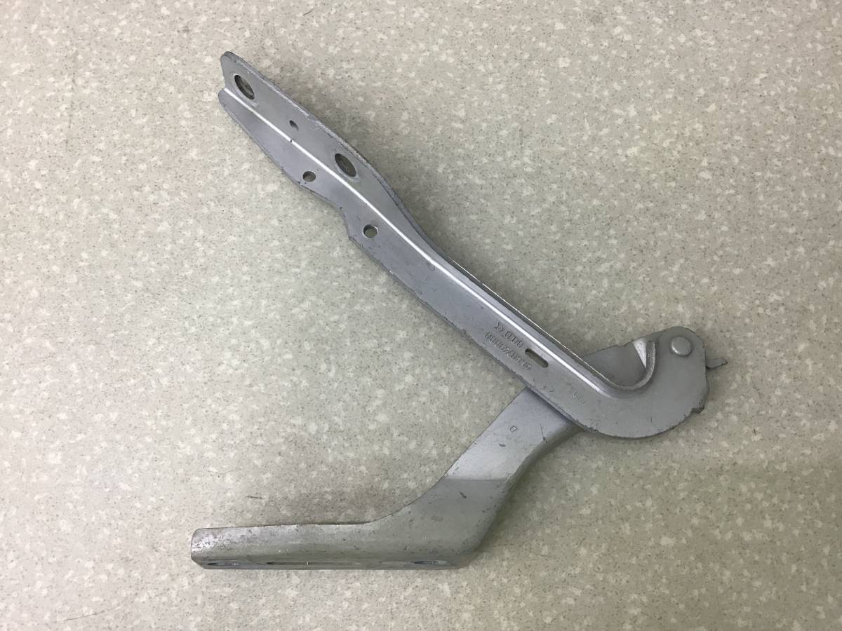 Петля капота правая Peugeot 307 (3A, 3C, 3H) 2001-2008