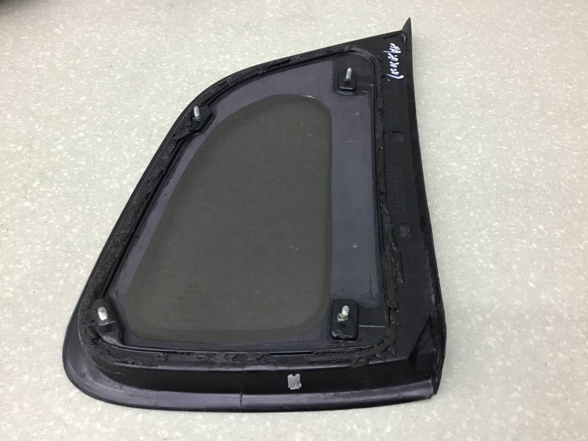 Стекло кузовное глухое левое Hyundai Tucson (JM) 2004-2010 Стекло кузовное глухое левое Hyundai Tucson (JM) 2004-2010