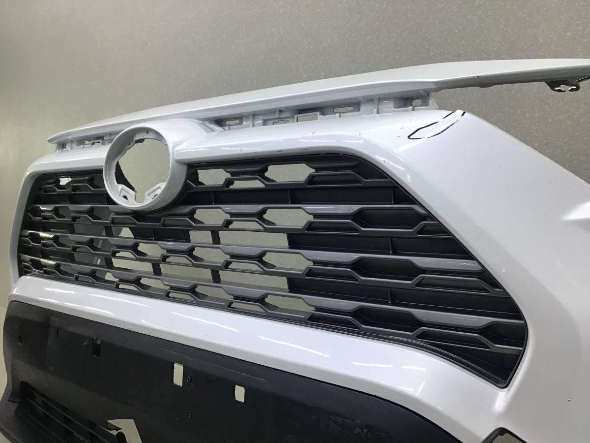 Бампер передний Toyota Rav 4 (XA50) 2018>