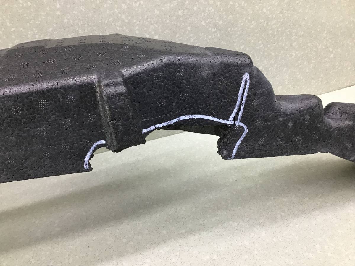 Наполнитель переднего бампера Toyota Rav 4 (XA50) 2018>