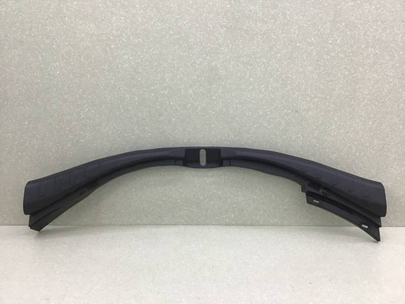 Накладка замка багажника Toyota Rav 4 (A40) 2013> Накладка замка багажника Toyota Rav 4 (A40) 2013>