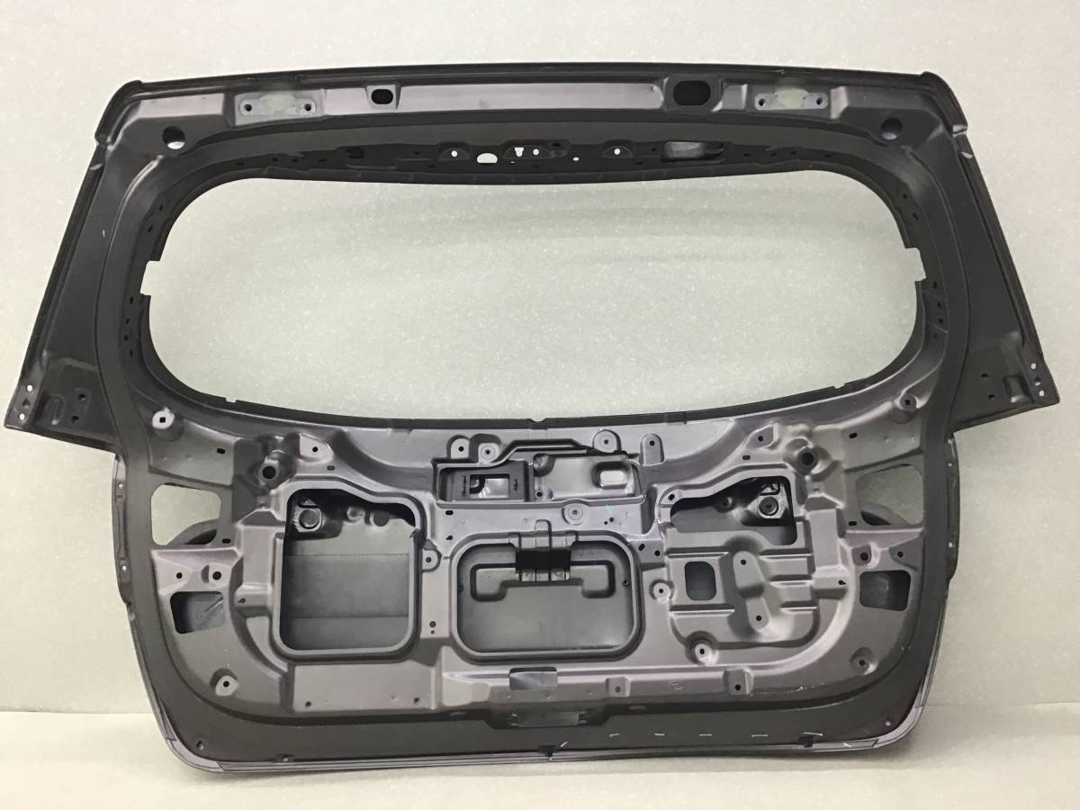 Дверь багажника Kia Sorento (XM) 2009-2021 Дверь багажника Kia Sorento (XM) 2009-2021