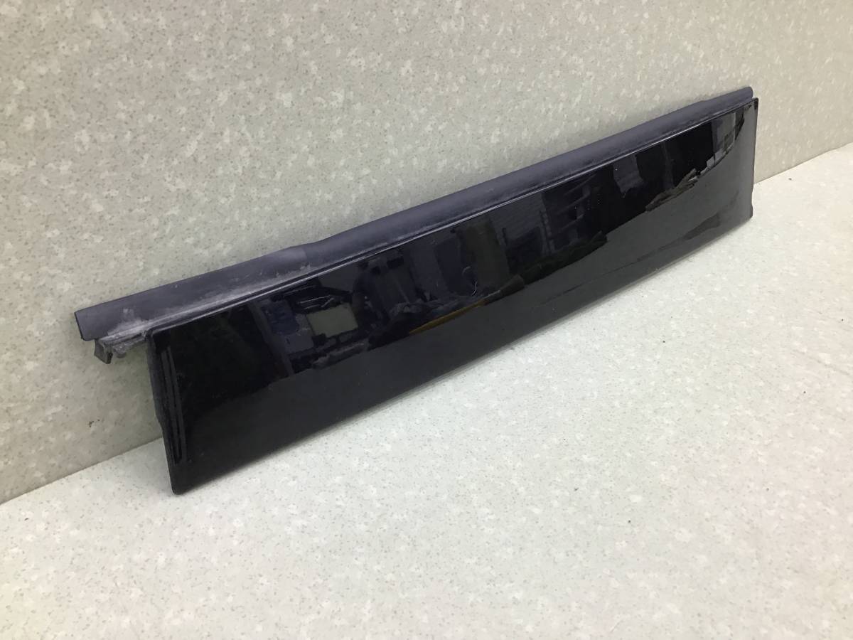 Накладка двери передней правой Toyota Rav 4 (XA50) 2018>