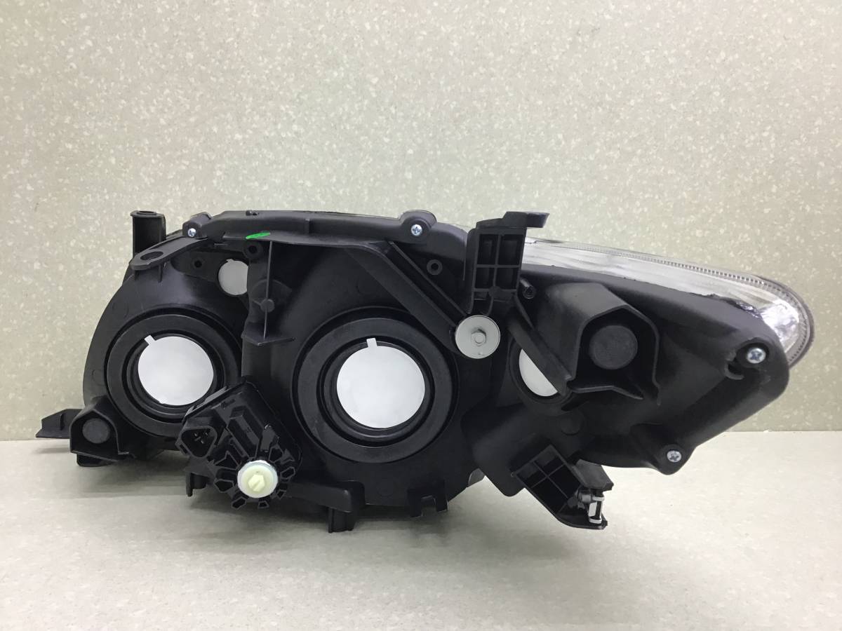 Фара правая Toyota Corolla (ZZE150) 2006-2013 Фара правая Toyota Corolla (ZZE150) 2006-2013