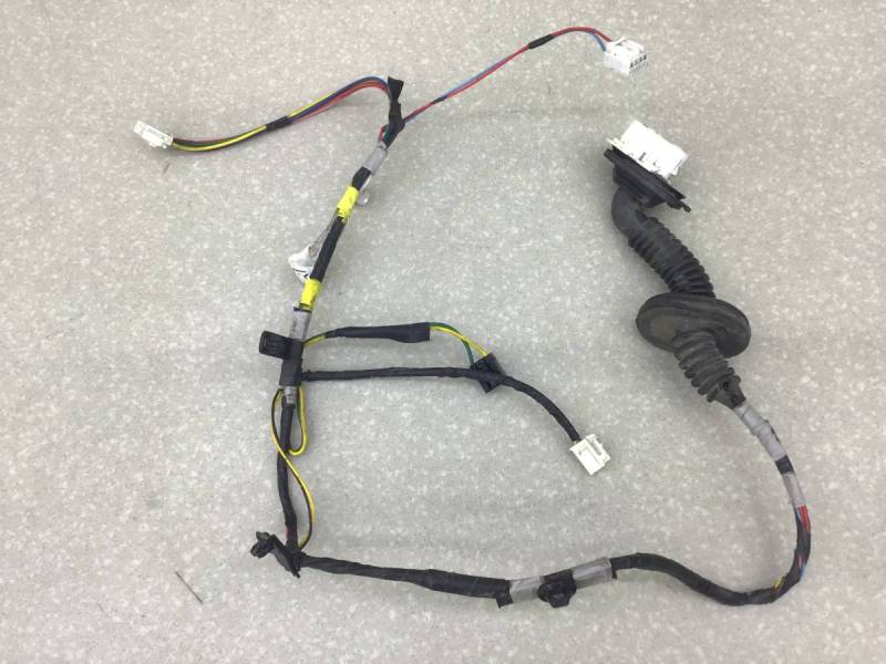 Проводка двери Toyota Auris (E150) 2006-2012 Проводка двери Toyota Auris (E150) 2006-2012