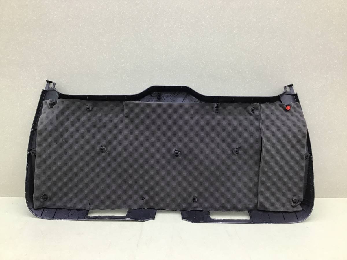 Обшивка двери багажника Toyota Land Cruiser (J300) 2021>