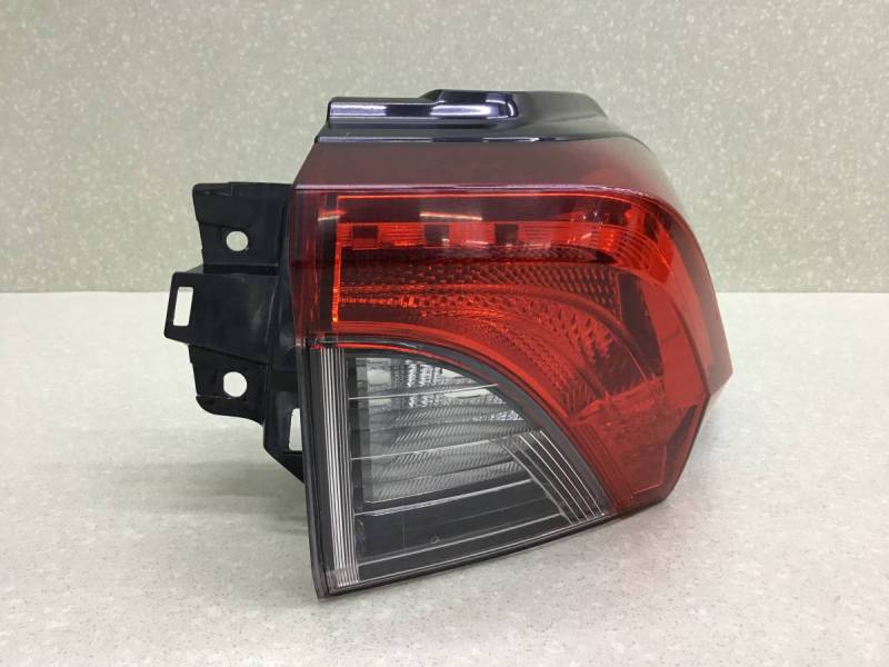 Фонарь задний наружный правый Toyota Rav 4 (XA50) 2018>