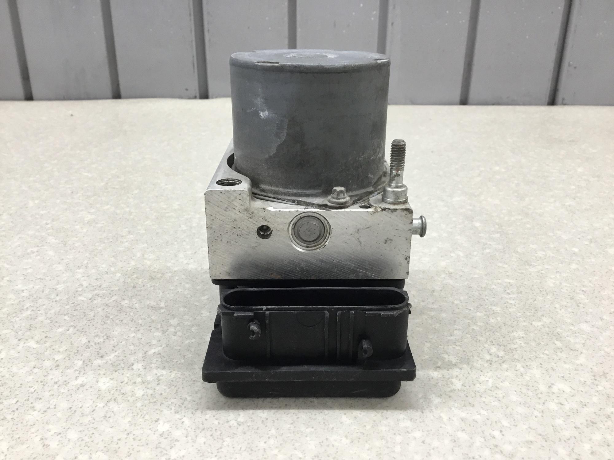 Блок ABS (насос) Subaru Legacy (B13) 2003-2009 Блок ABS (насос) Subaru Legacy (B13) 2003-2009