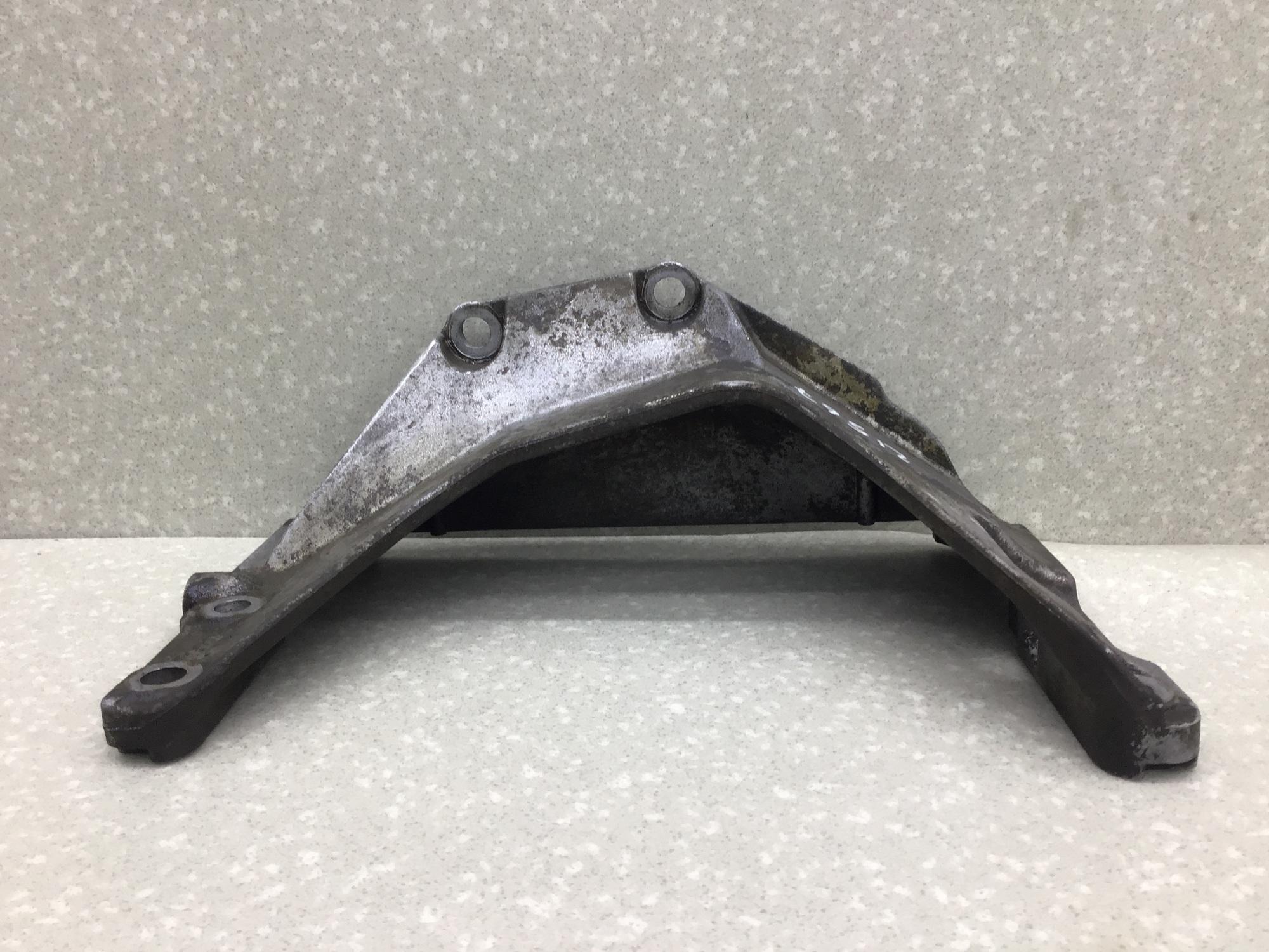 Кронштейн КПП, Suzuki Liana 2001-2007 Кронштейн КПП, Suzuki Liana 2001-2007