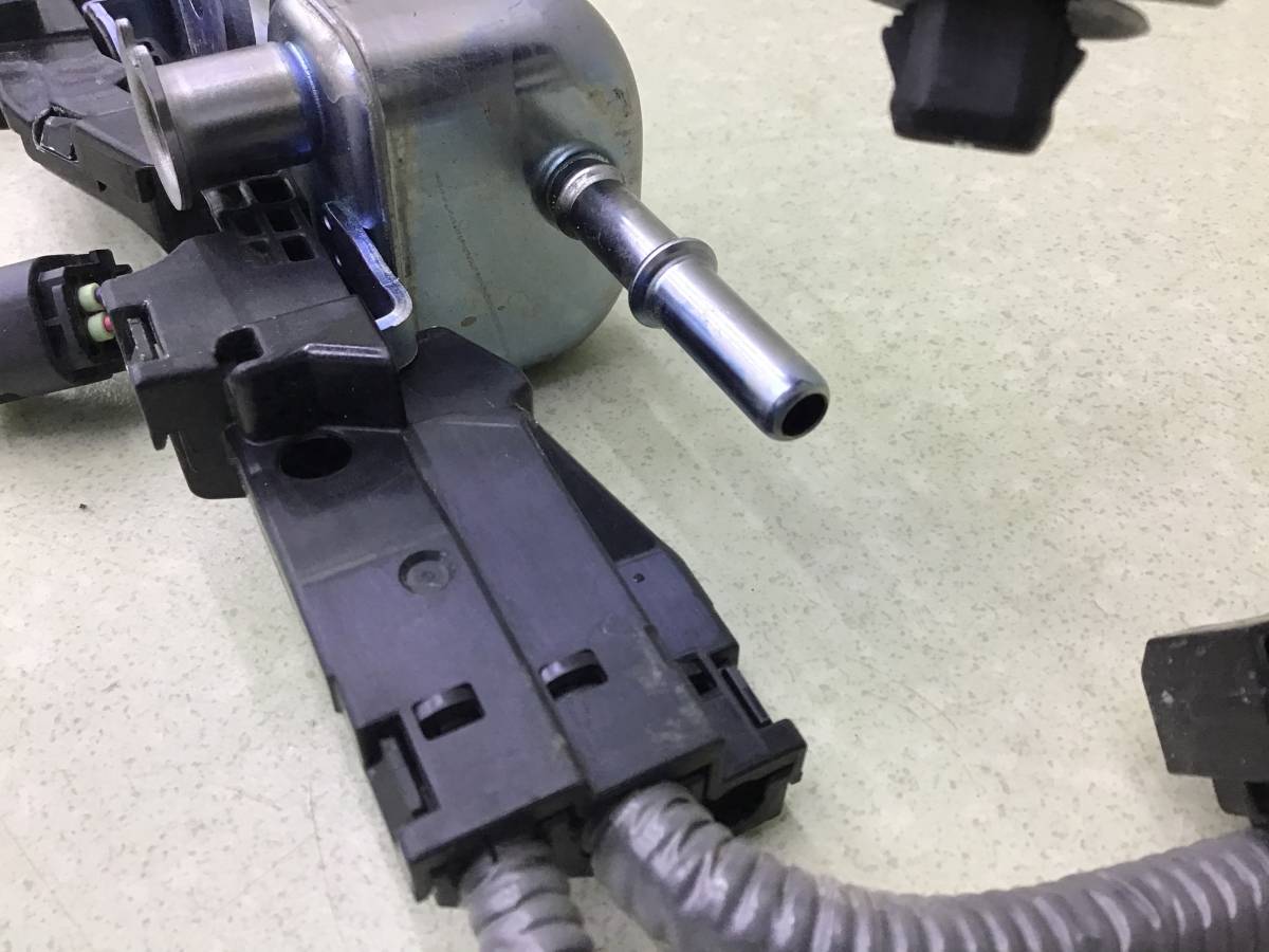 Рейка топливная (рампа) Toyota Land Cruiser (J300) 2021>