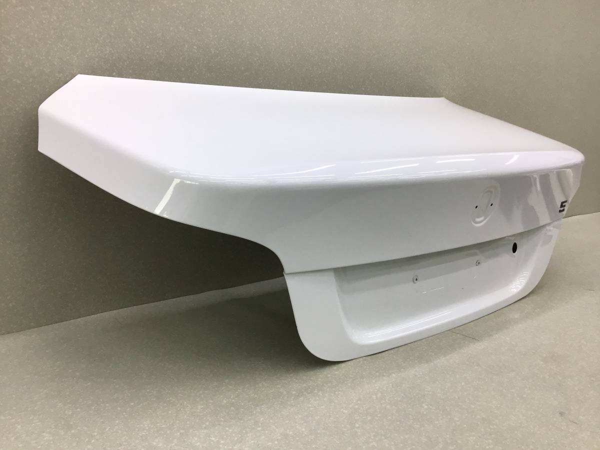Крышка багажника BMW 5-series E60/E61 2003-2009 Крышка багажника BMW 5-series E60/E61 2003-2009