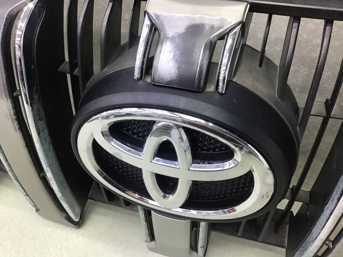 Решетка радиатора Toyota Land Cruiser Prado (J150) 2009>
