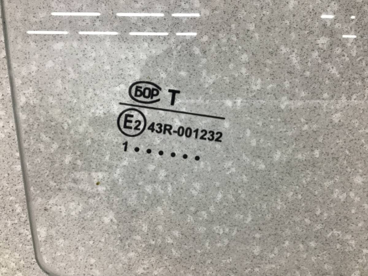 Стекло двери передней правой Chevrolet Lanos (T100) 2004-2010 Стекло двери передней правой Chevrolet Lanos (T100) 2004-2010