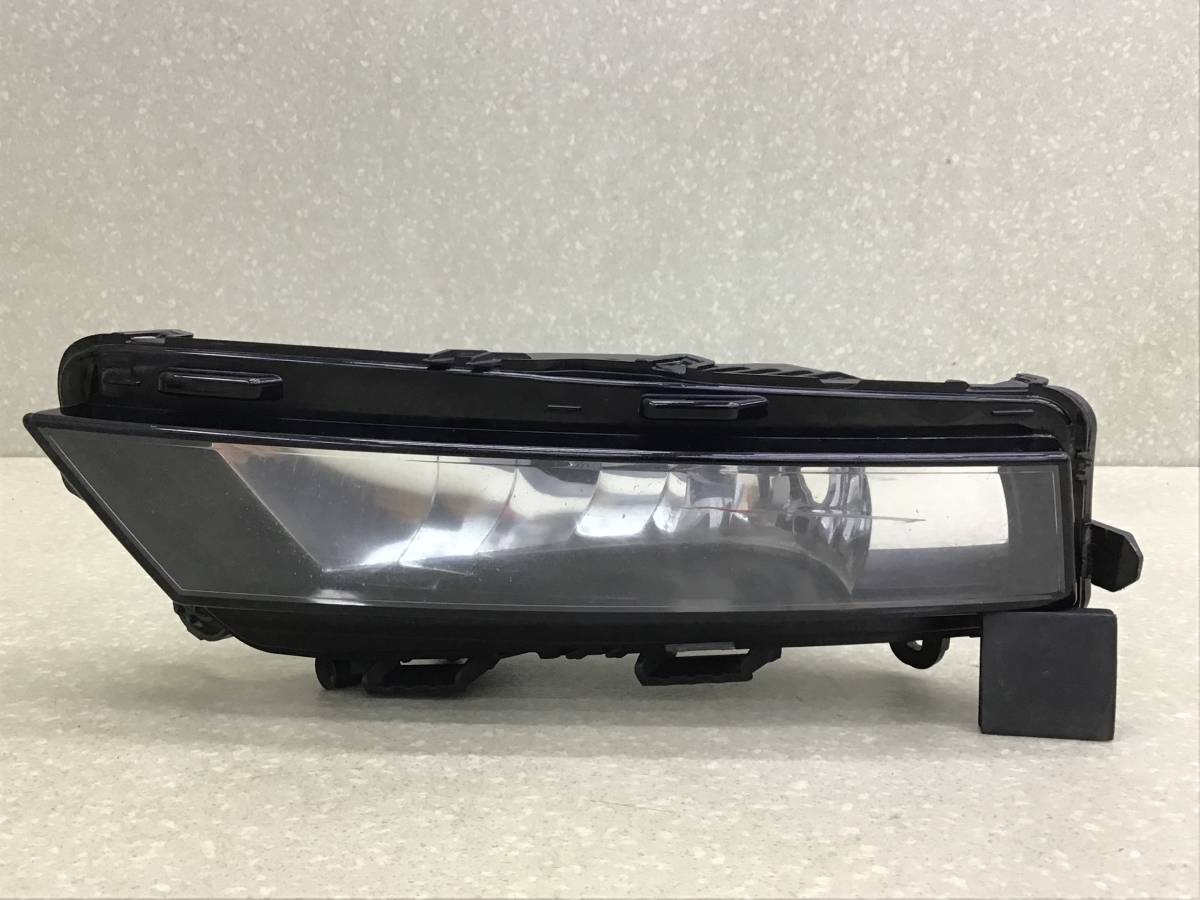 Фара противотуманная левая Skoda Octavia A7 (5E) 2013-2020 Фара противотуманная левая Skoda Octavia A7 (5E) 2013-2020