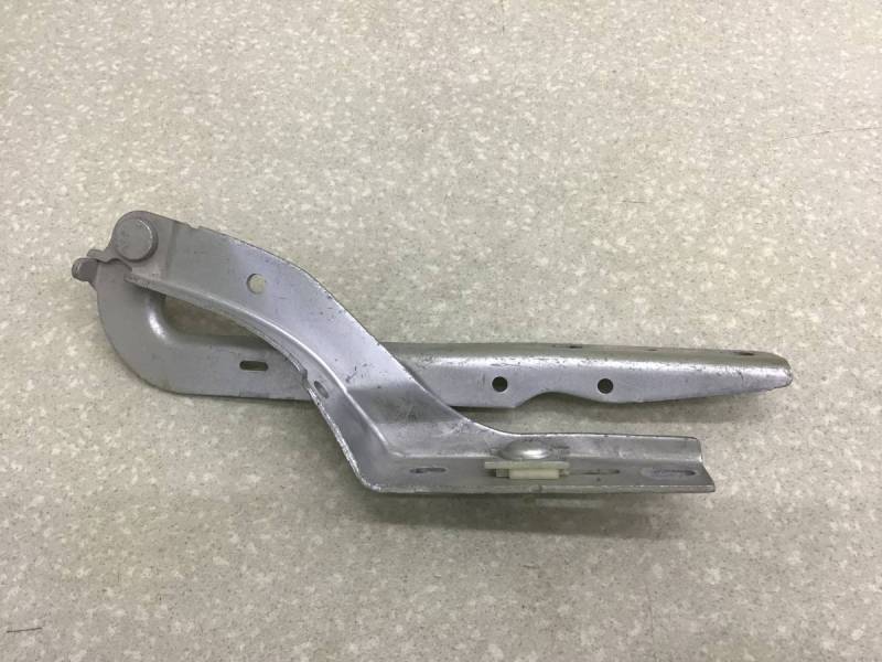 Петля капота правая Peugeot 307 (3A, 3C, 3H) 2001-2008 Петля капота правая Peugeot 307 (3A, 3C, 3H) 2001-2008