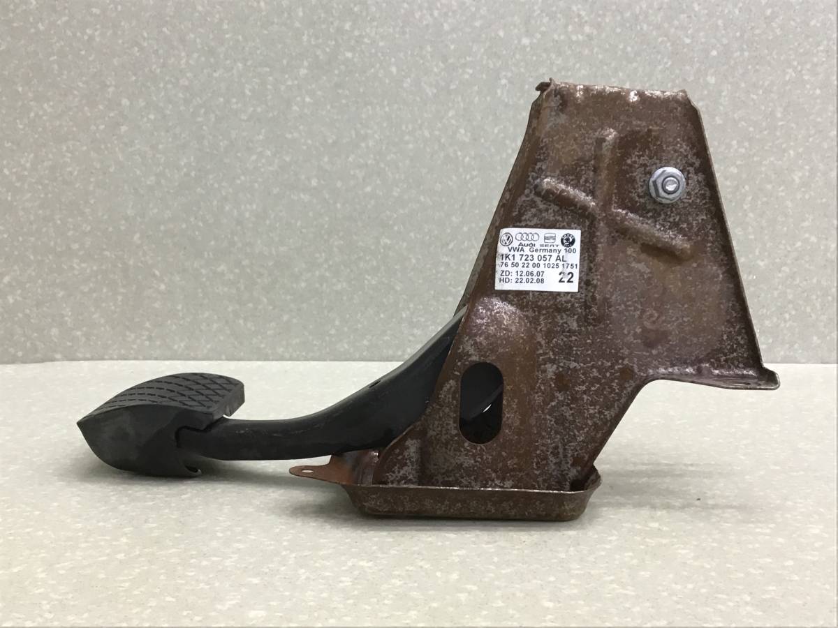 Педаль тормоза Seat Leon (1P1) 2005-2013 Педаль тормоза Seat Leon (1P1) 2005-2013