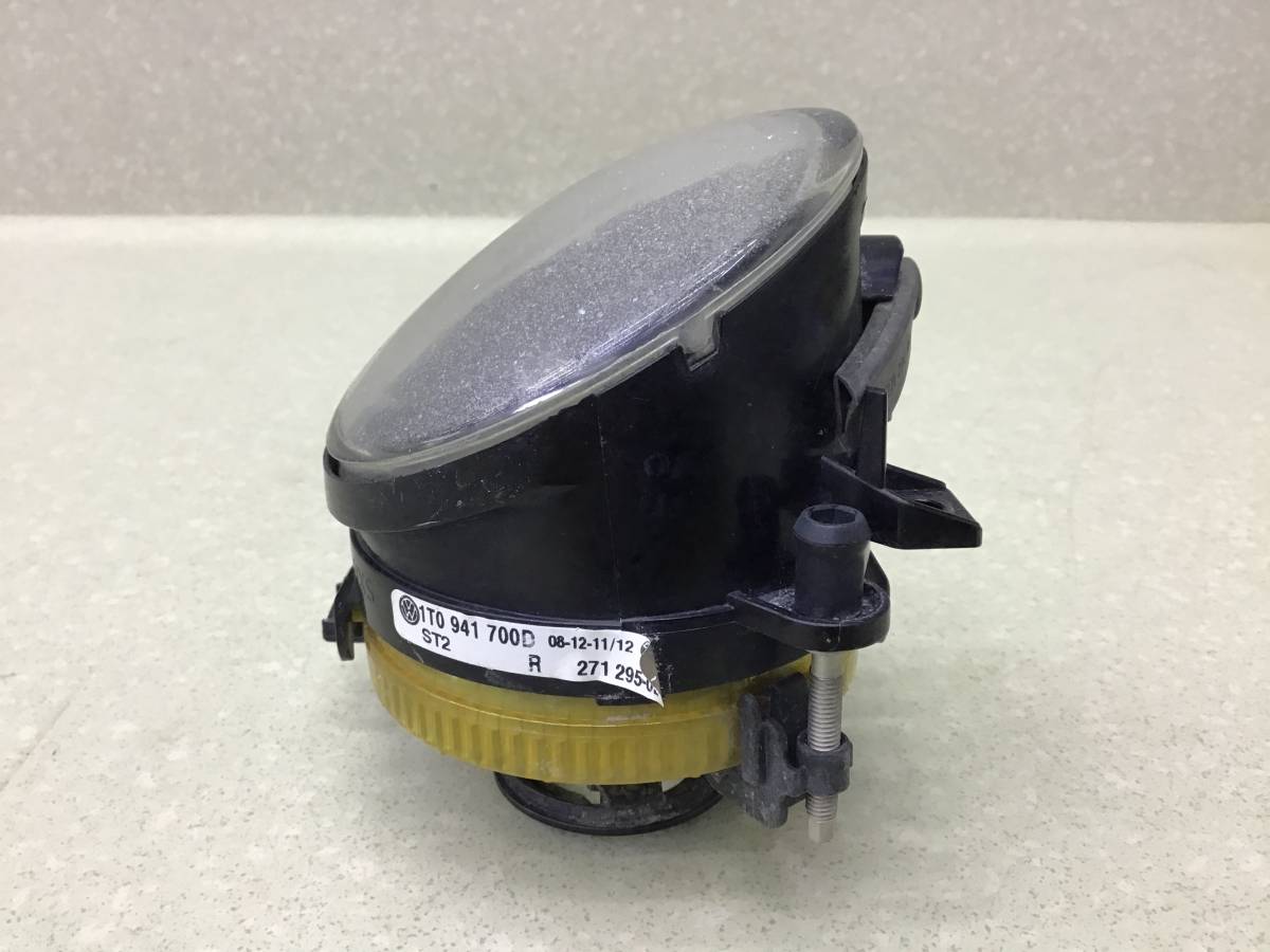 Фара противотуманная правая Volkswagen Golf 5 (1K) 2003-2009